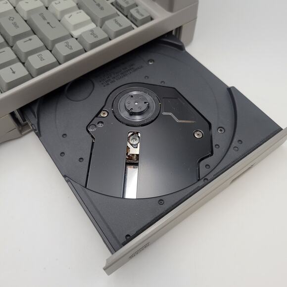 Vtg Toshiba Satellite Pro Series 425CDT /810 PA1225U Pentium Works Powers On - Picture 9 of 16